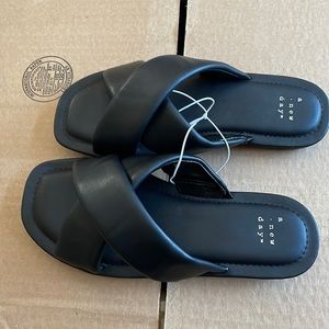 NWOT black sandals
